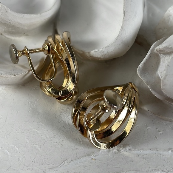 Vintage Gold Tone Loop Button Earrings - Picture 7 of 9